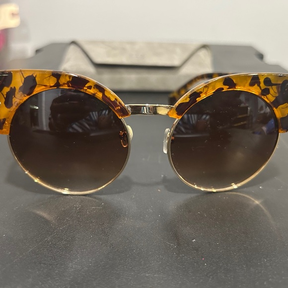 Tortoise Shell Sunglasses main image 11